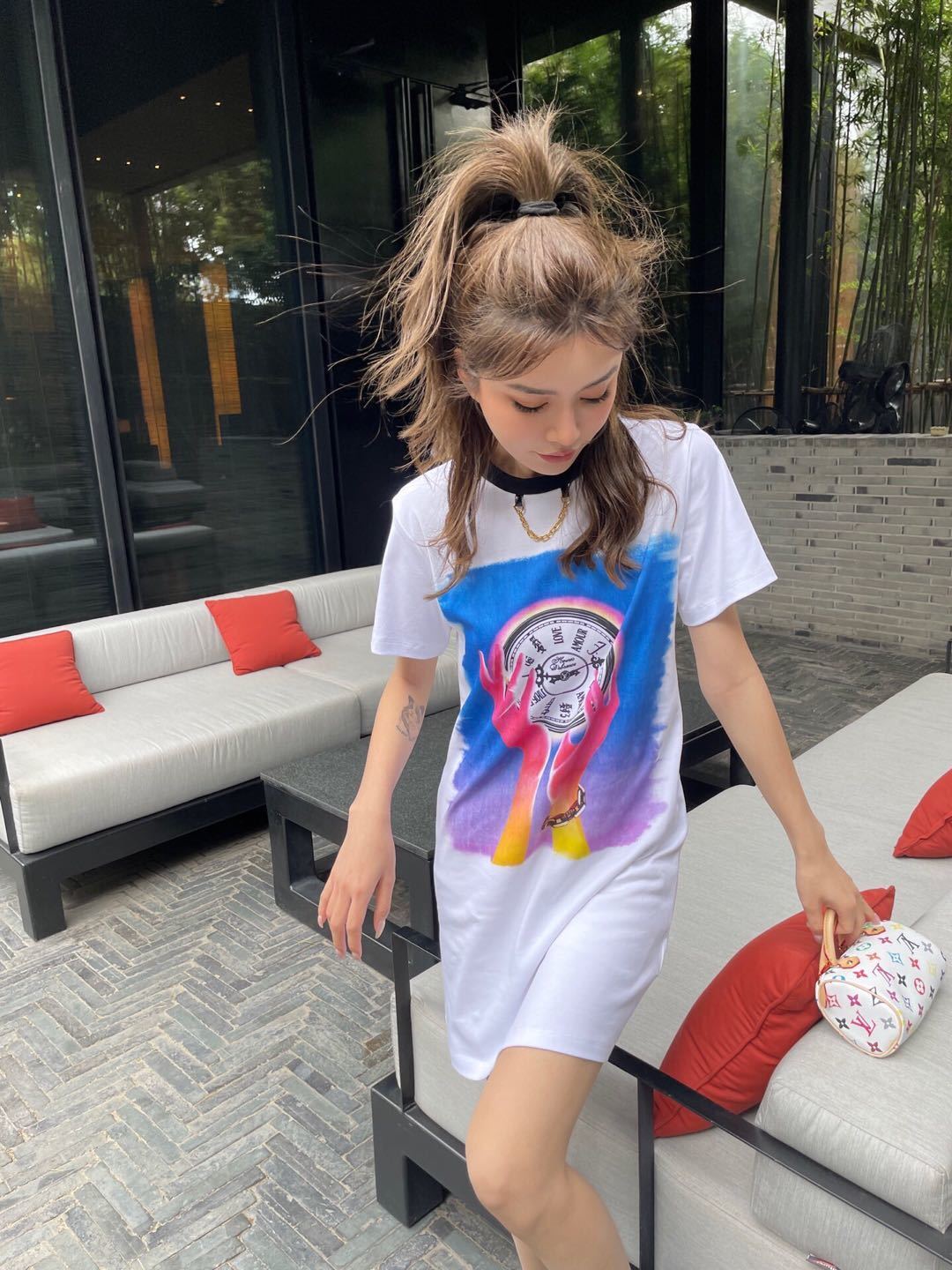 詳細な写真と価格については私に連絡してください。