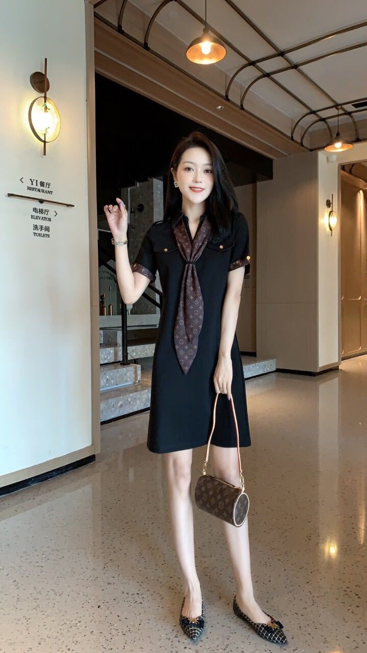 詳細な写真と価格については私に連絡してください。