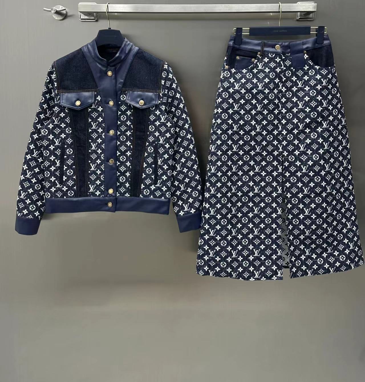 詳細な写真と価格については私に連絡してください。