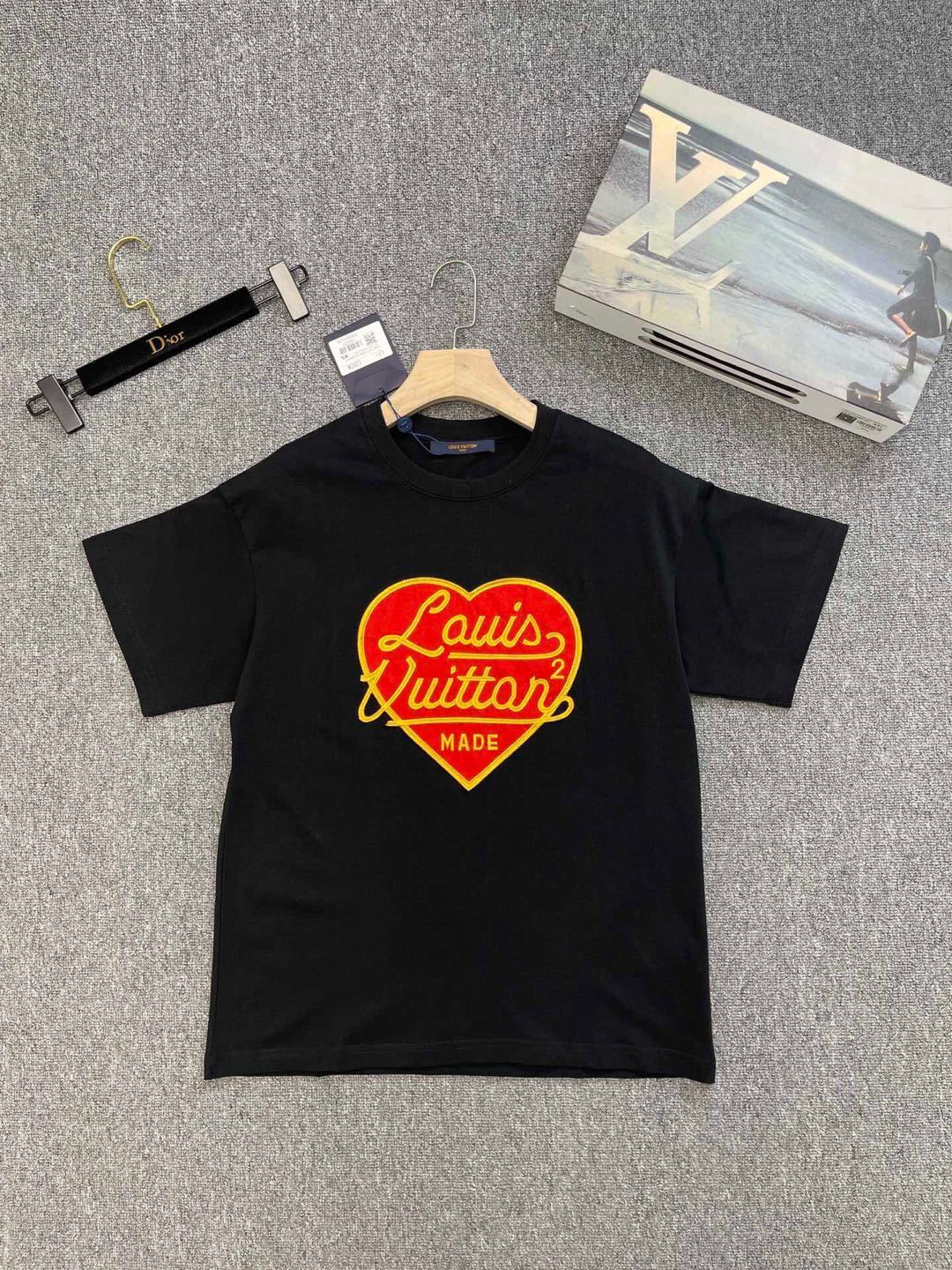 詳細な写真と価格については私に連絡してください。