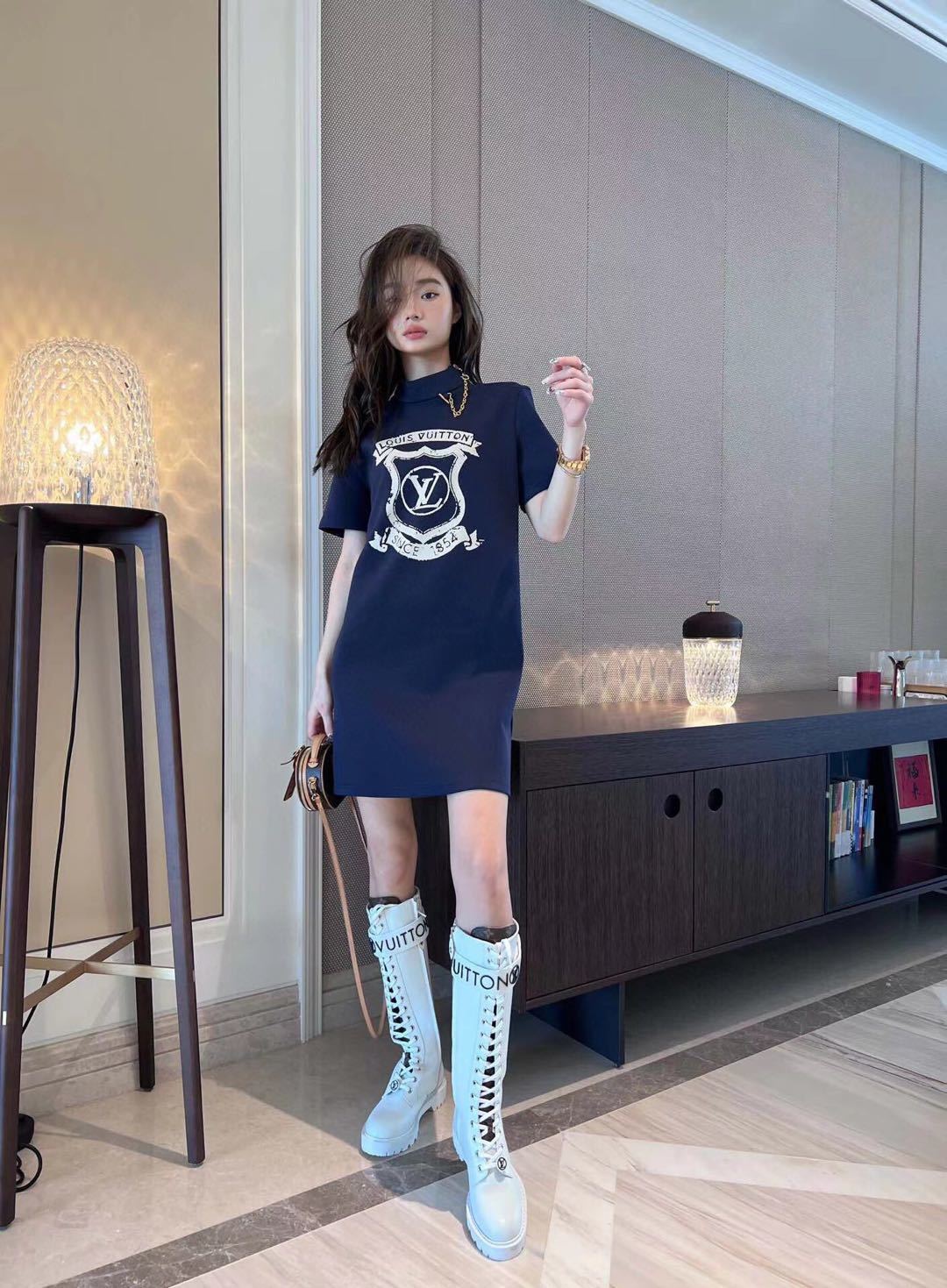 詳細な写真と価格については私に連絡してください。