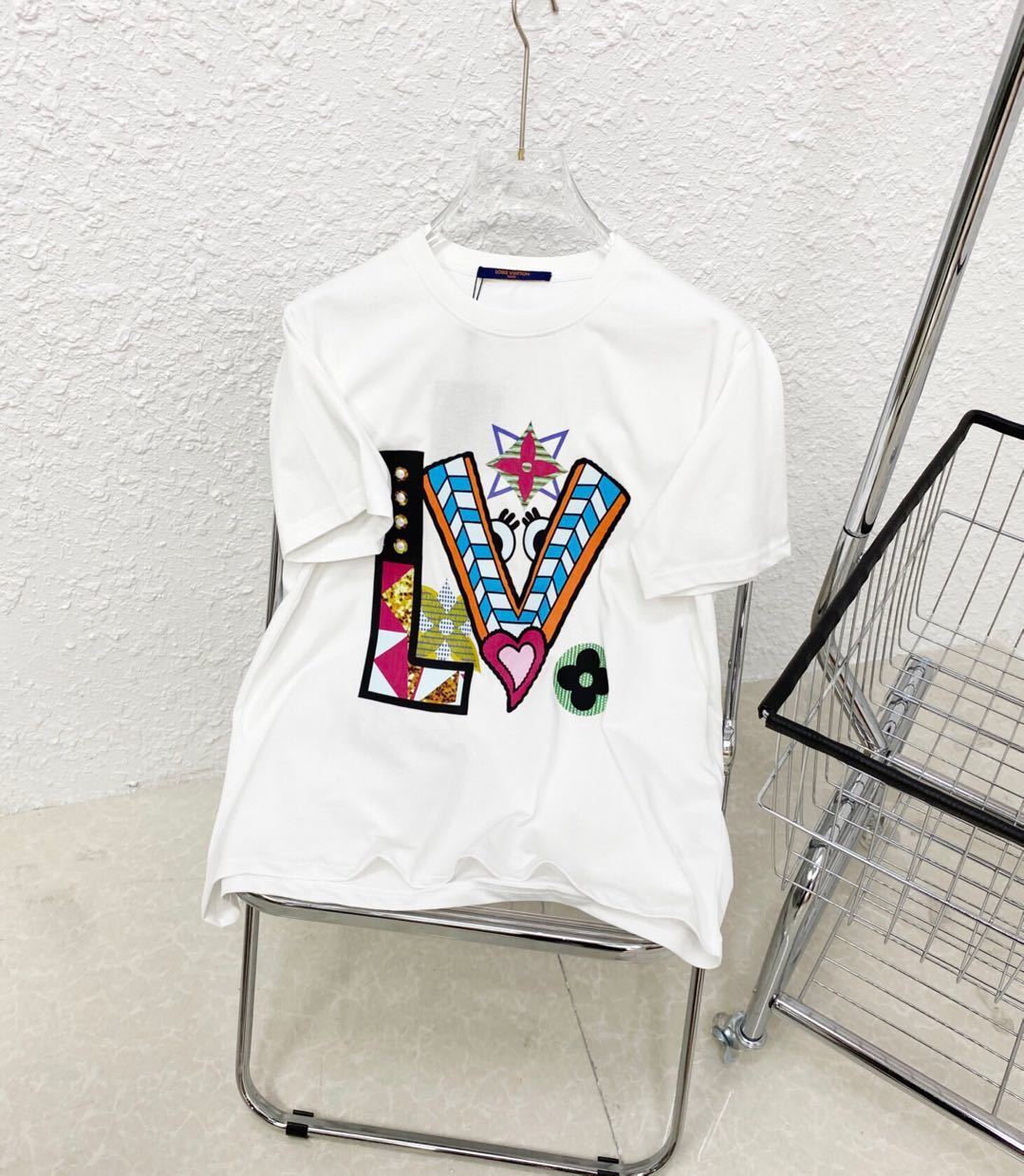 詳細な写真と価格については私に連絡してください。