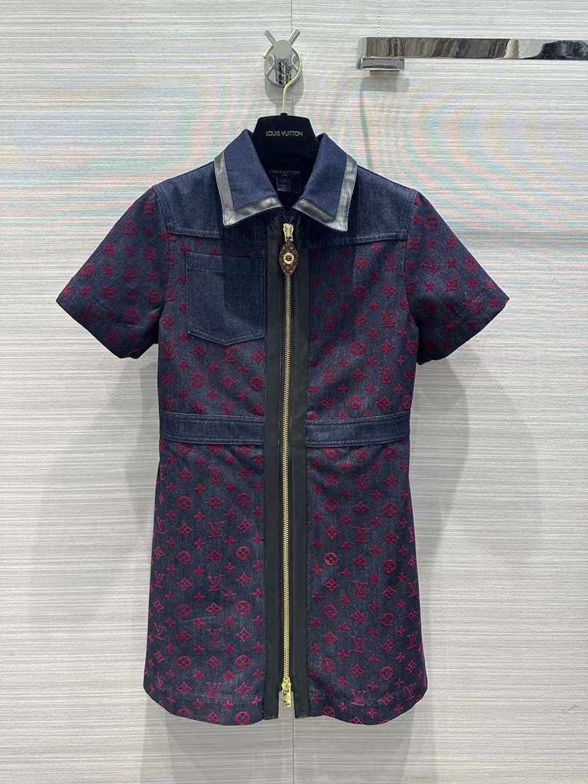 詳細な写真と価格については私に連絡してください。