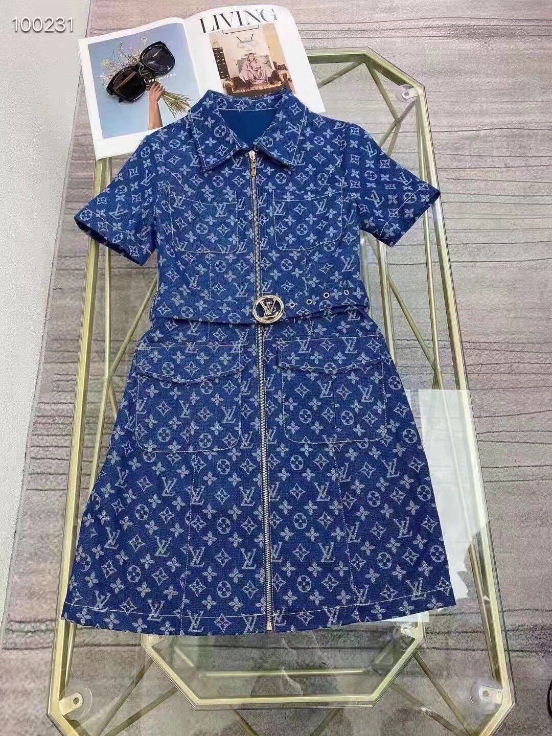 詳細な写真と価格については私に連絡してください。