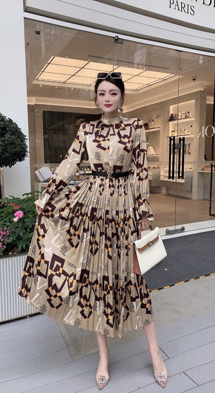 詳細な写真と価格については私に連絡してください。