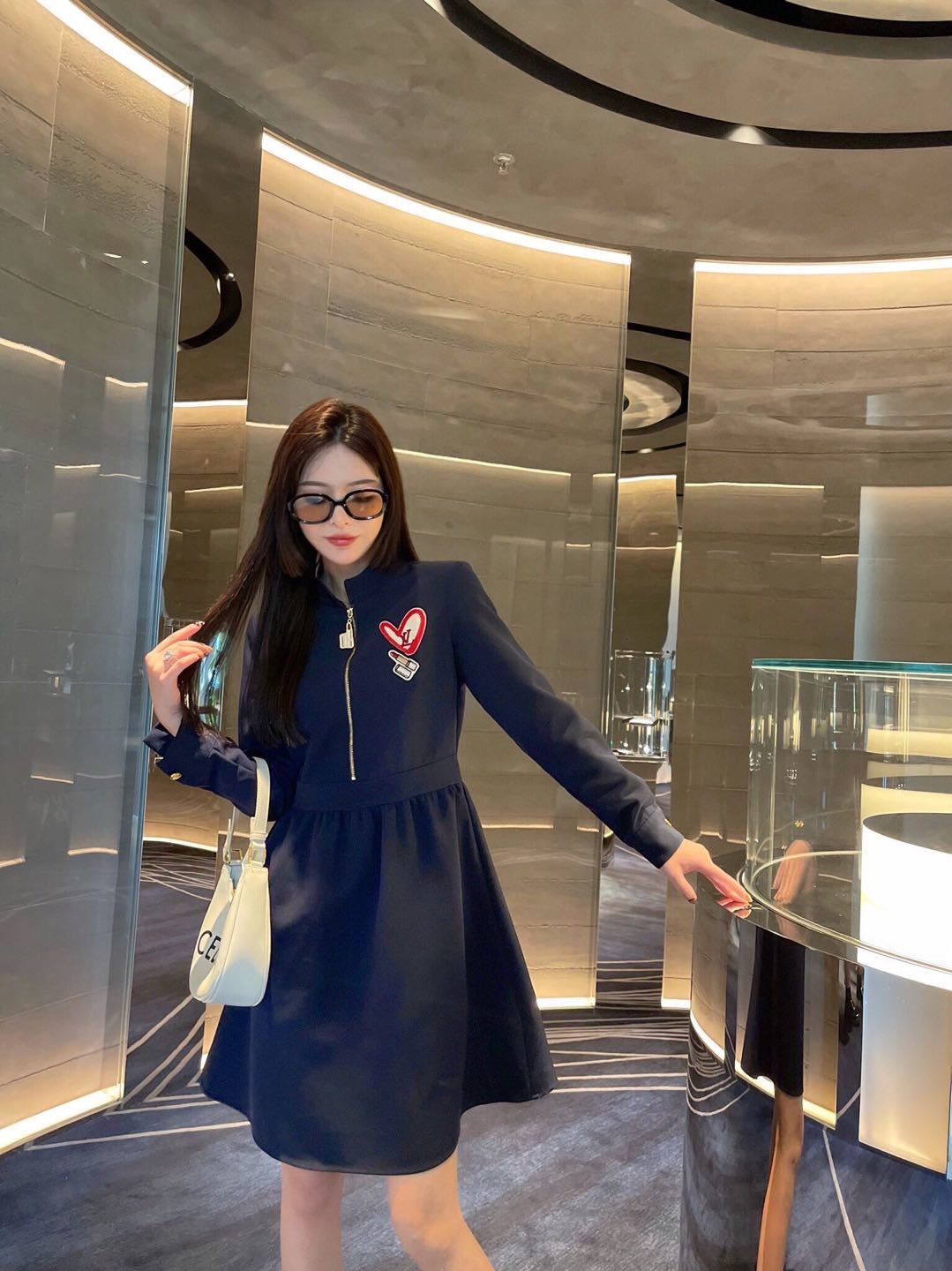 詳細な写真と価格については私に連絡してください。