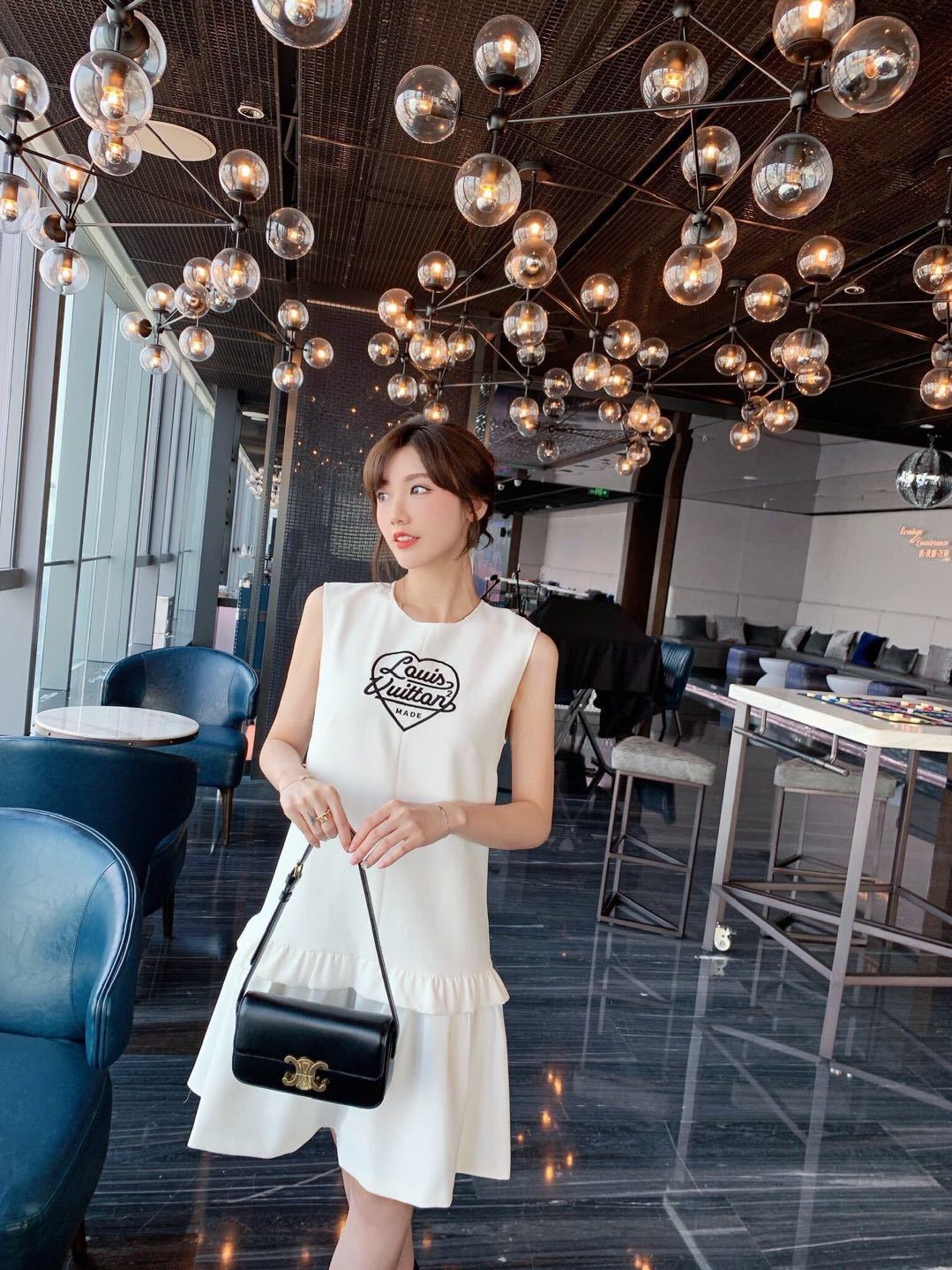 詳細な写真と価格については私に連絡してください。