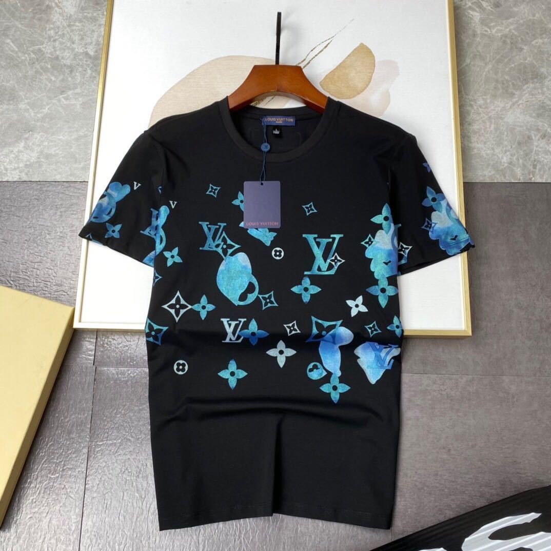 詳細な写真と価格については私に連絡してください。