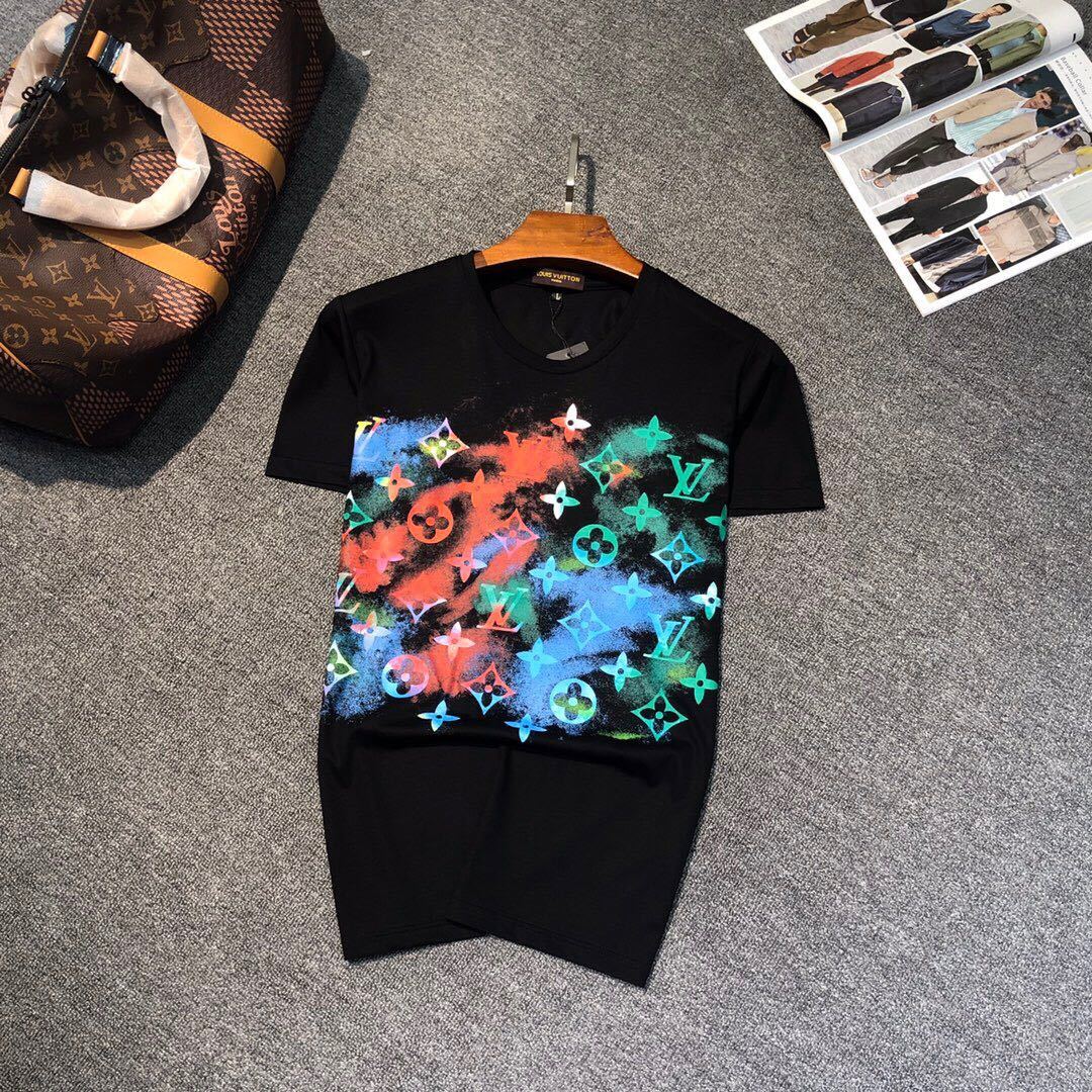 詳細な写真と価格については私に連絡してください。