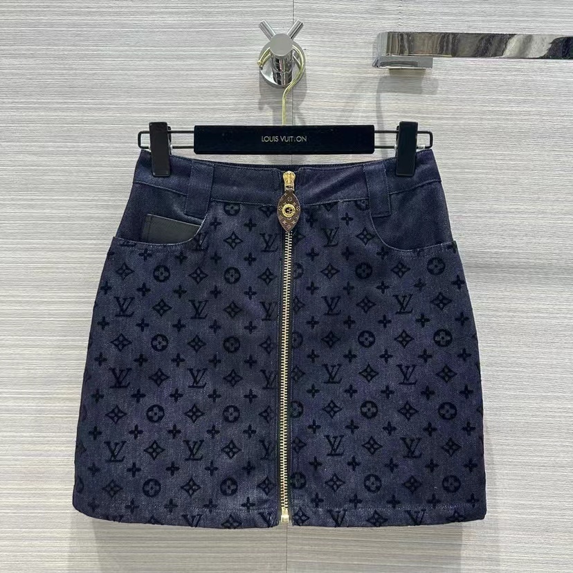 詳細な写真と価格については私に連絡してください。