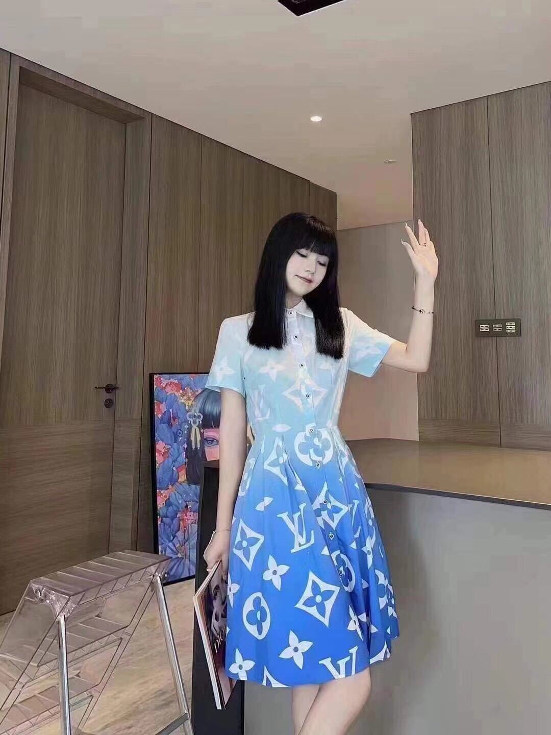 詳細な写真と価格については私に連絡してください。