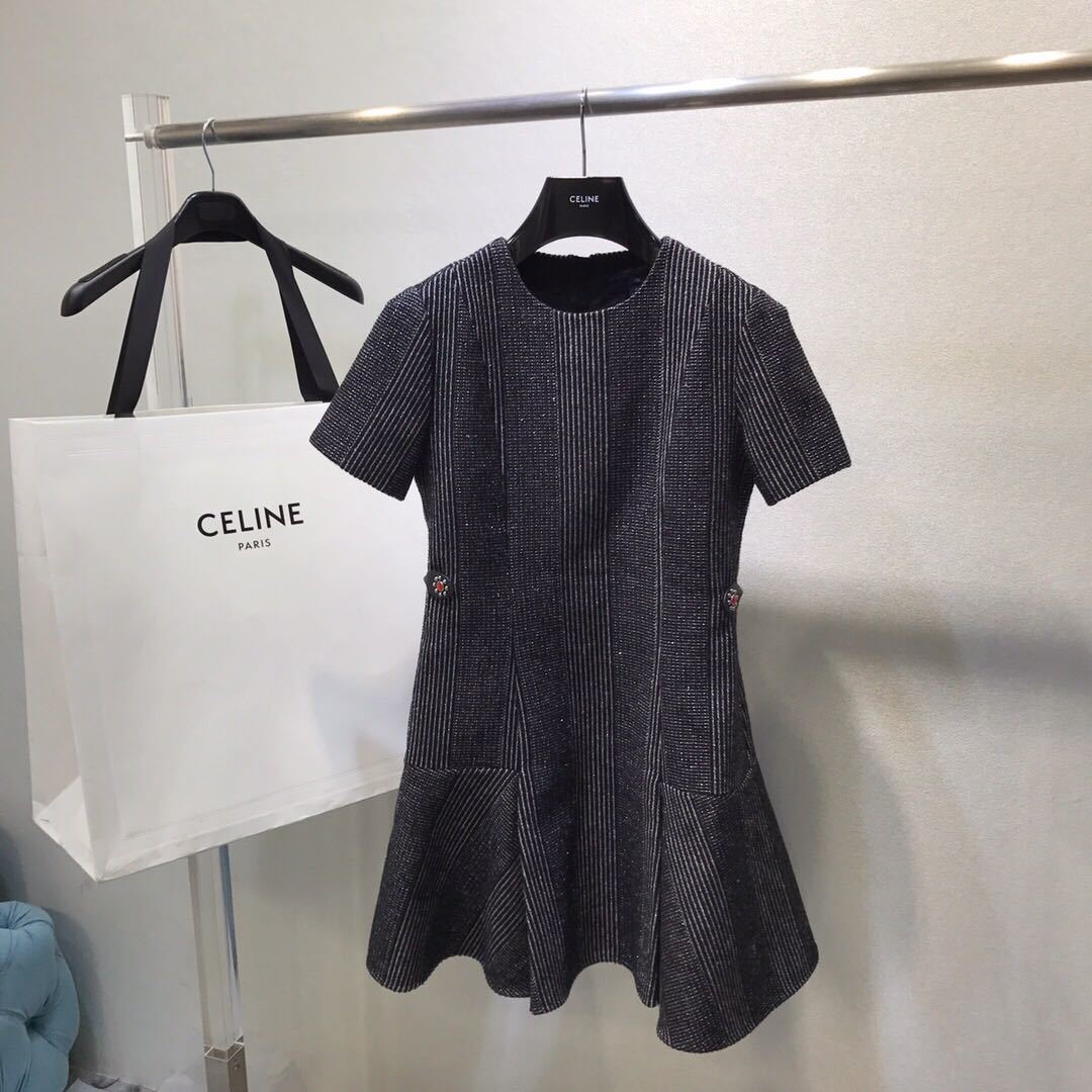 詳細な写真と価格については私に連絡してください。