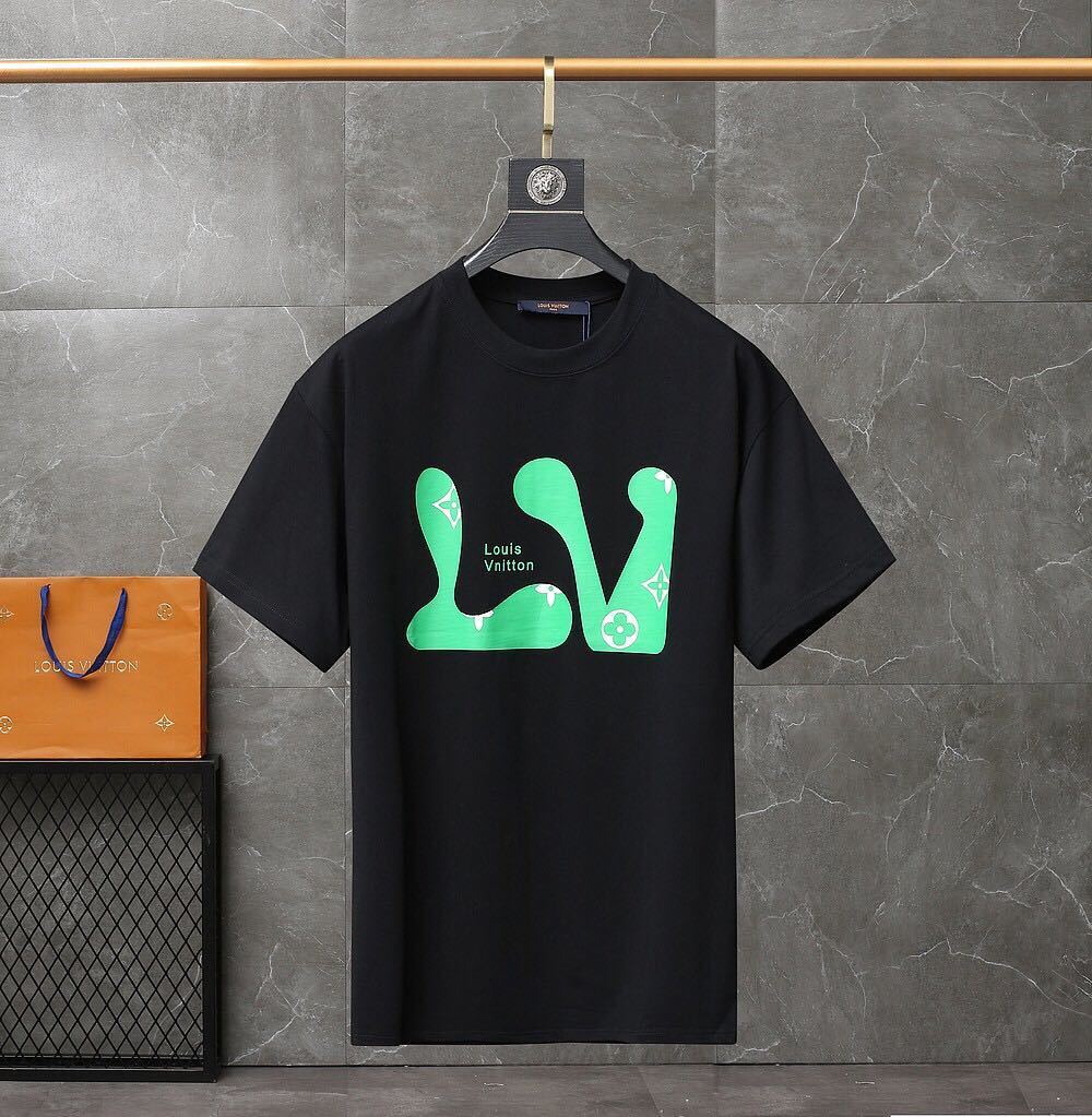 詳細な写真と価格については私に連絡してください。