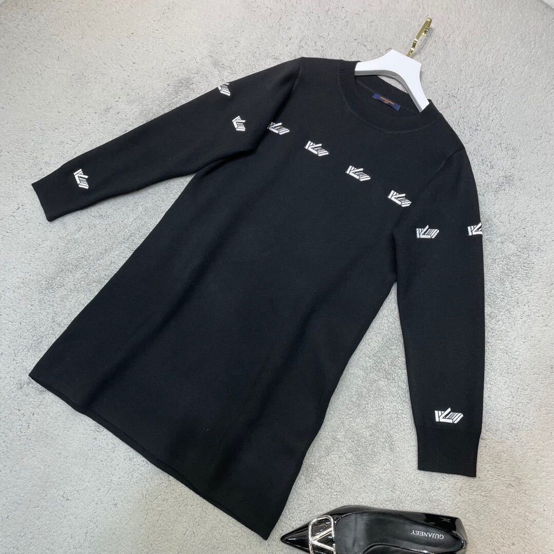 詳細な写真と価格については私に連絡してください。