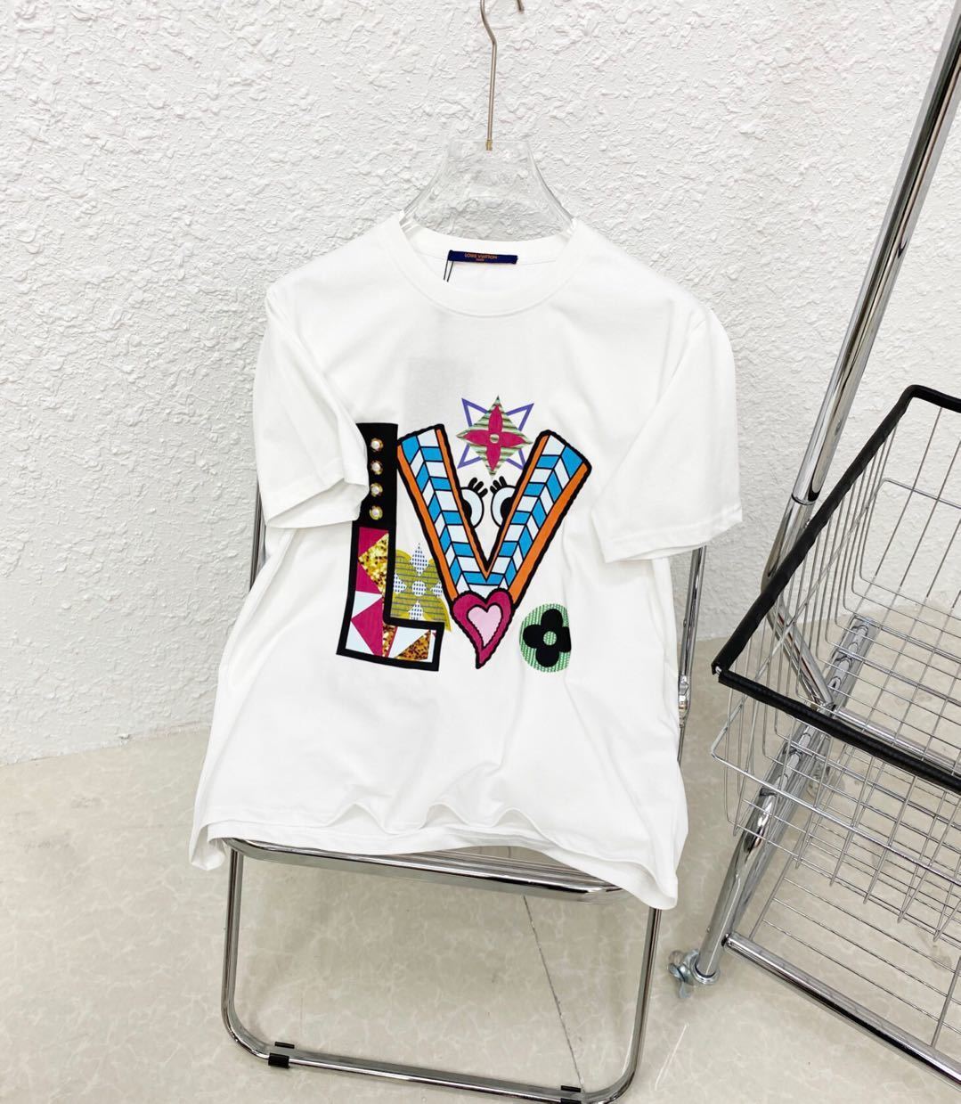 詳細な写真と価格については私に連絡してください。