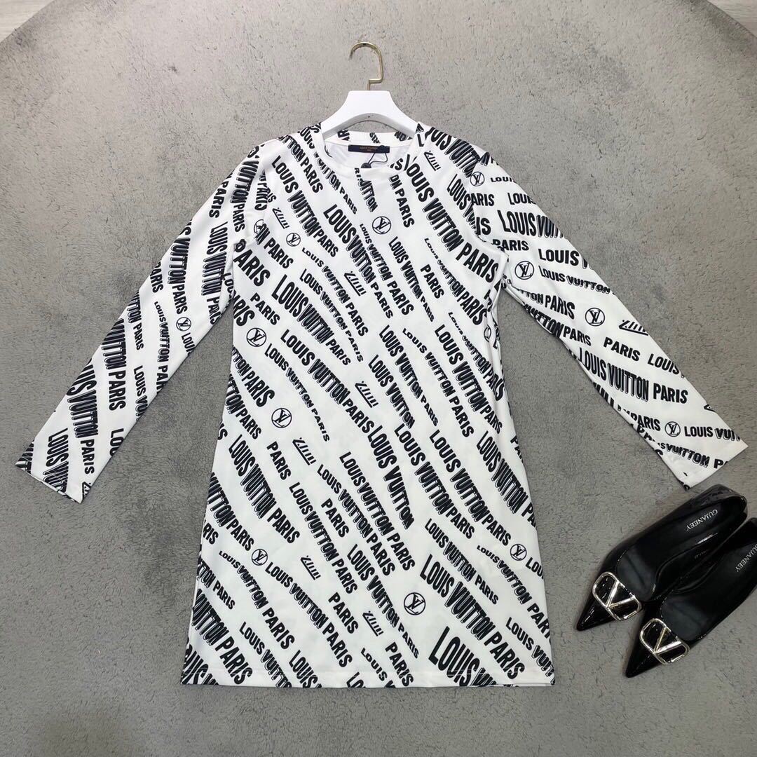 詳細な写真と価格については私に連絡してください。