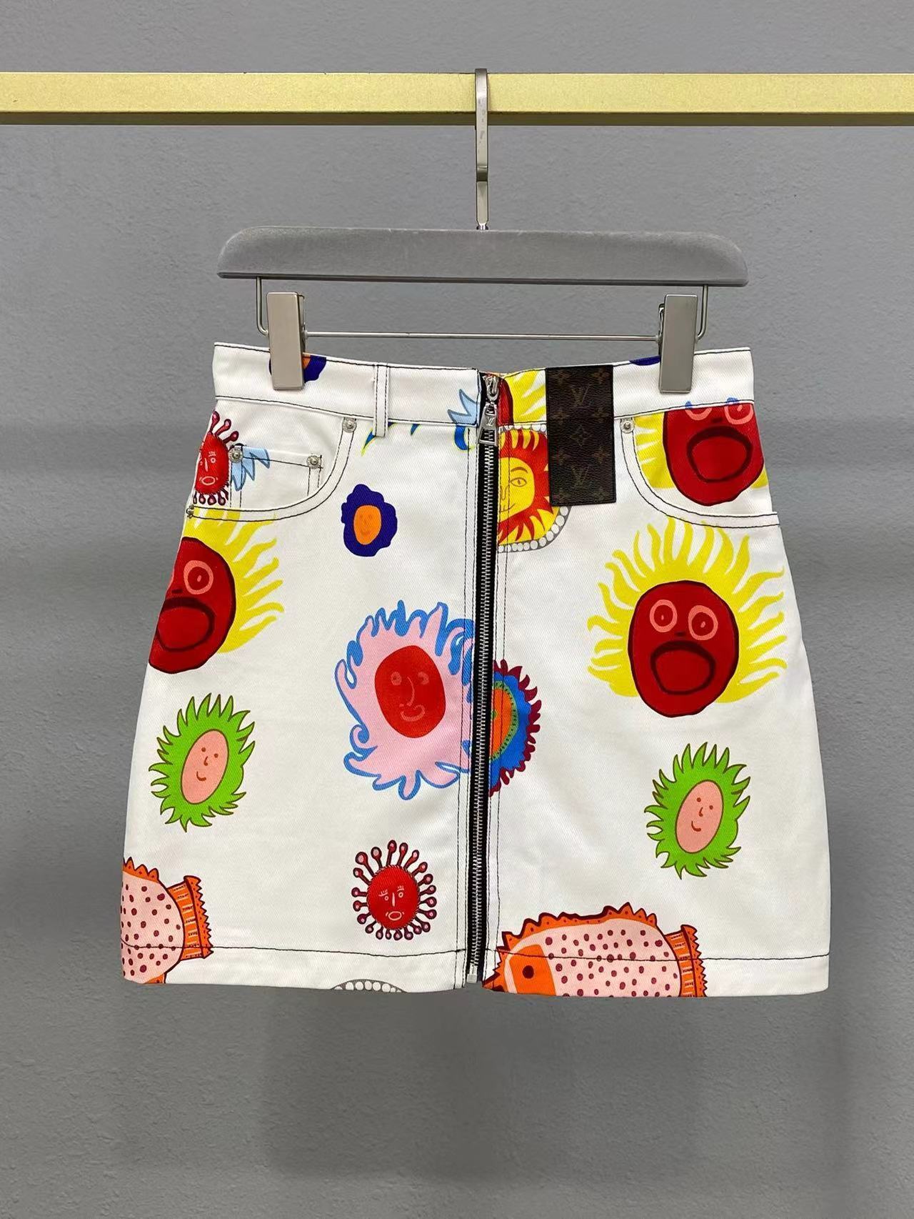 詳細な写真と価格については私に連絡してください。