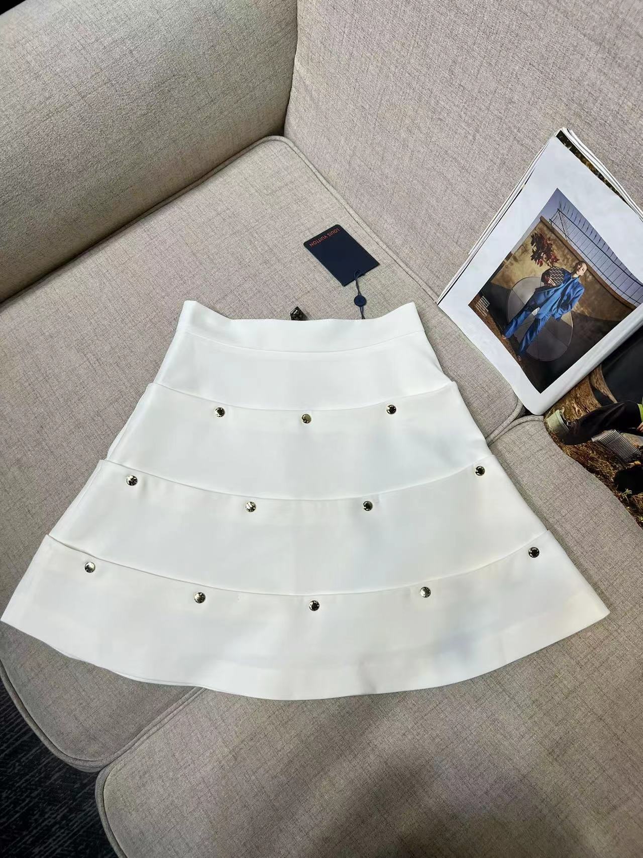 詳細な写真と価格については私に連絡してください。