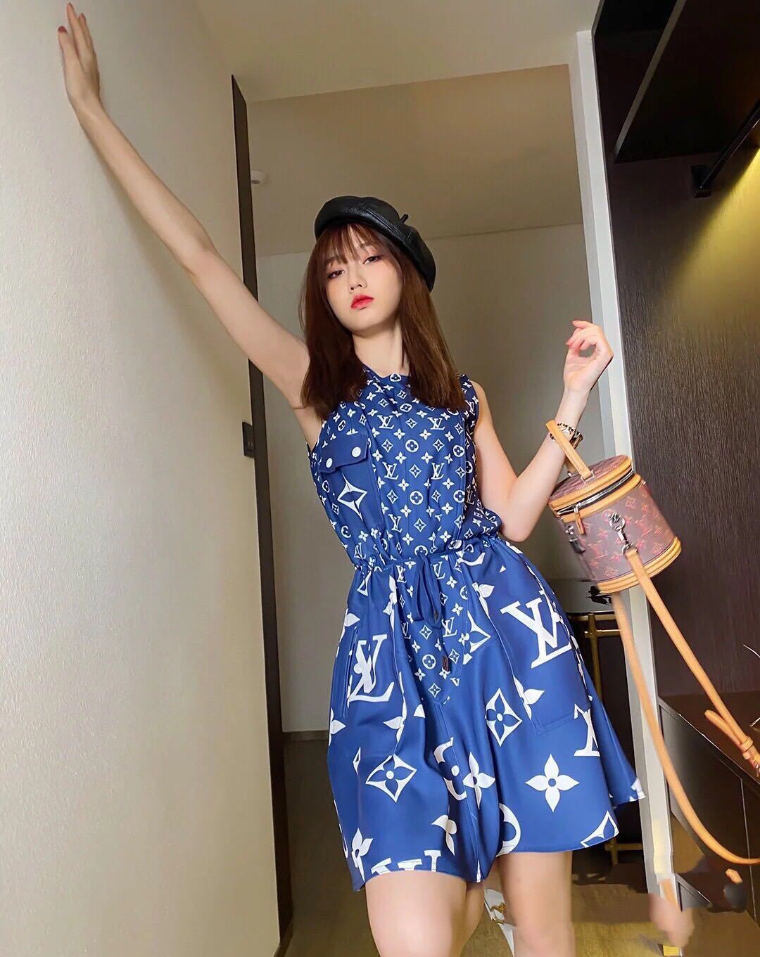 詳細な写真と価格については私に連絡してください。