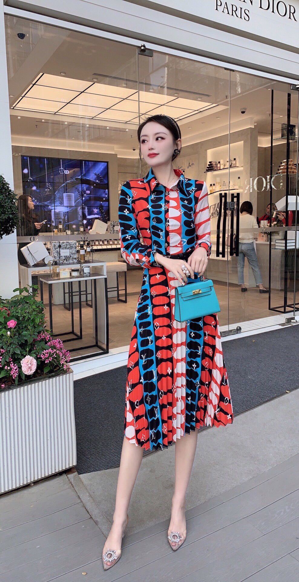 詳細な写真と価格については私に連絡してください。