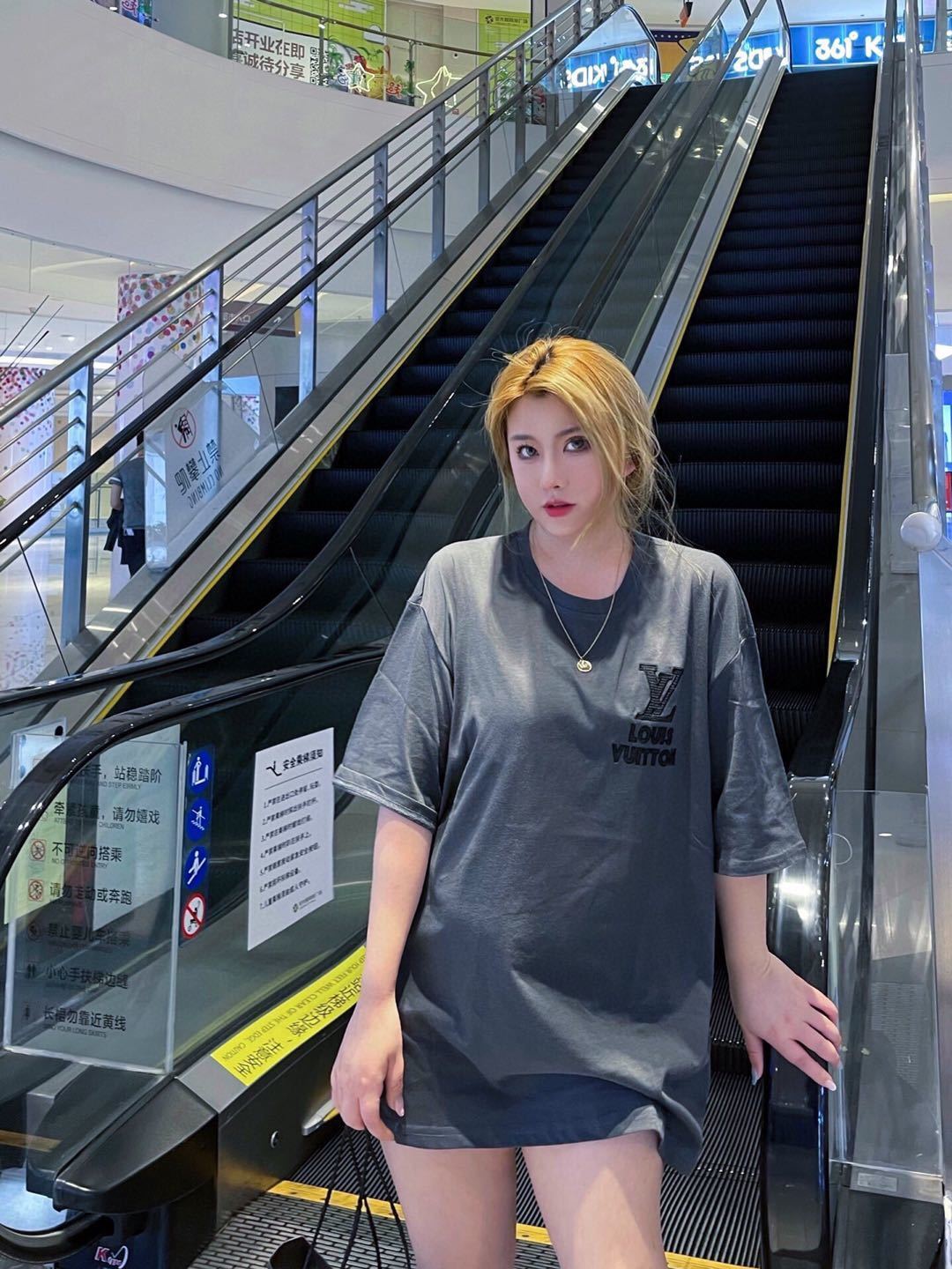 詳細な写真と価格については私に連絡してください。