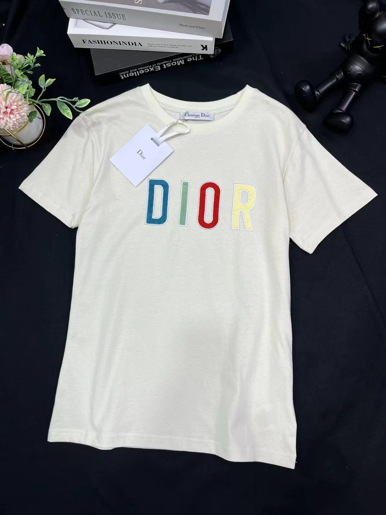 詳細な写真と価格については私に連絡してください。