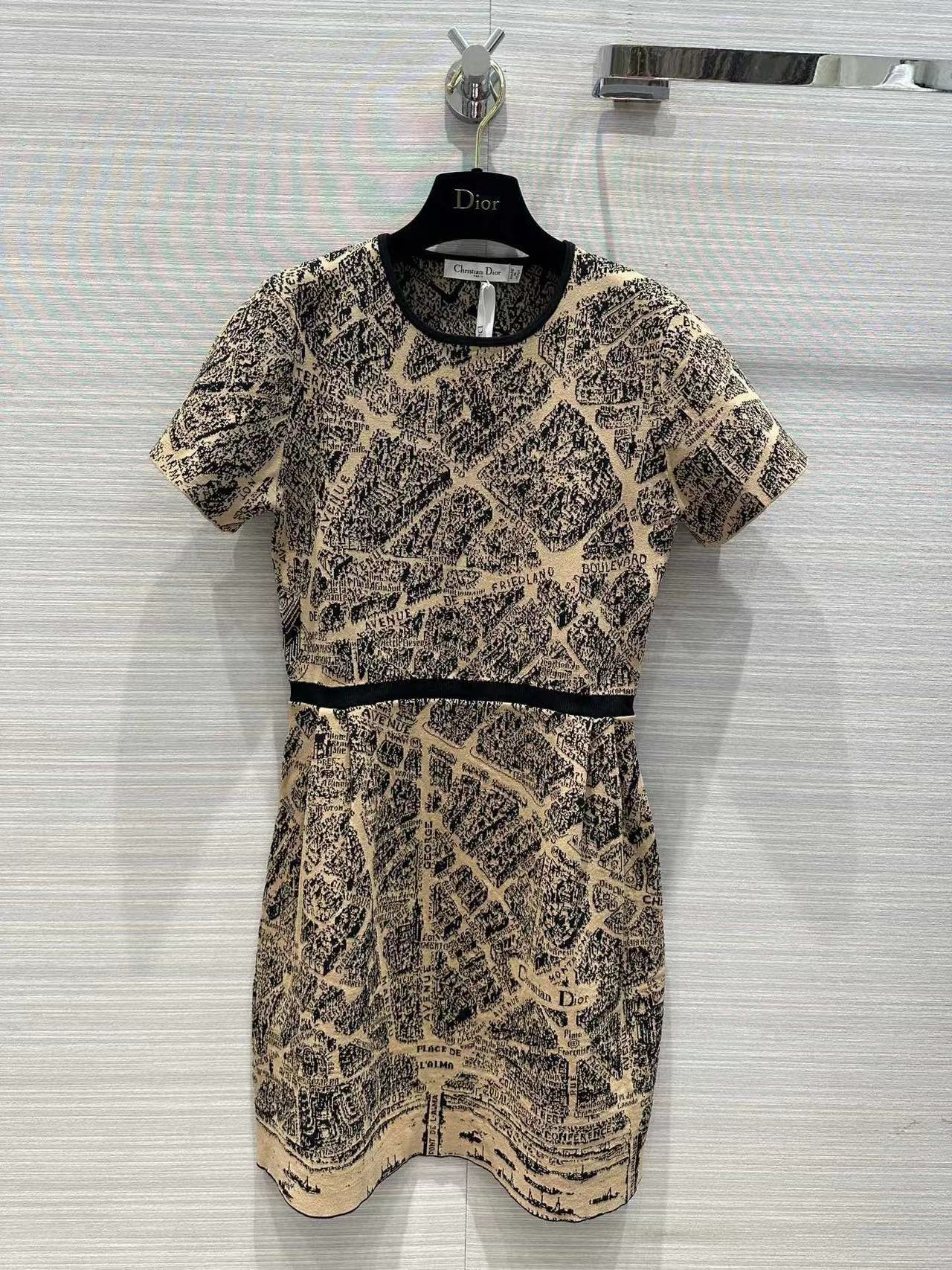 詳細な写真と価格については私に連絡してください。