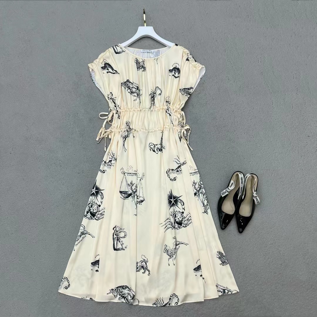 詳細な写真と価格については私に連絡してください。