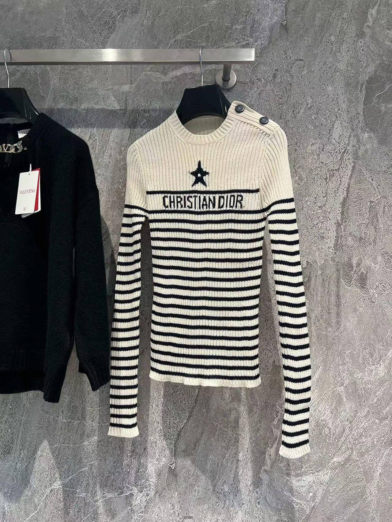 詳細な写真と価格については私に連絡してください。