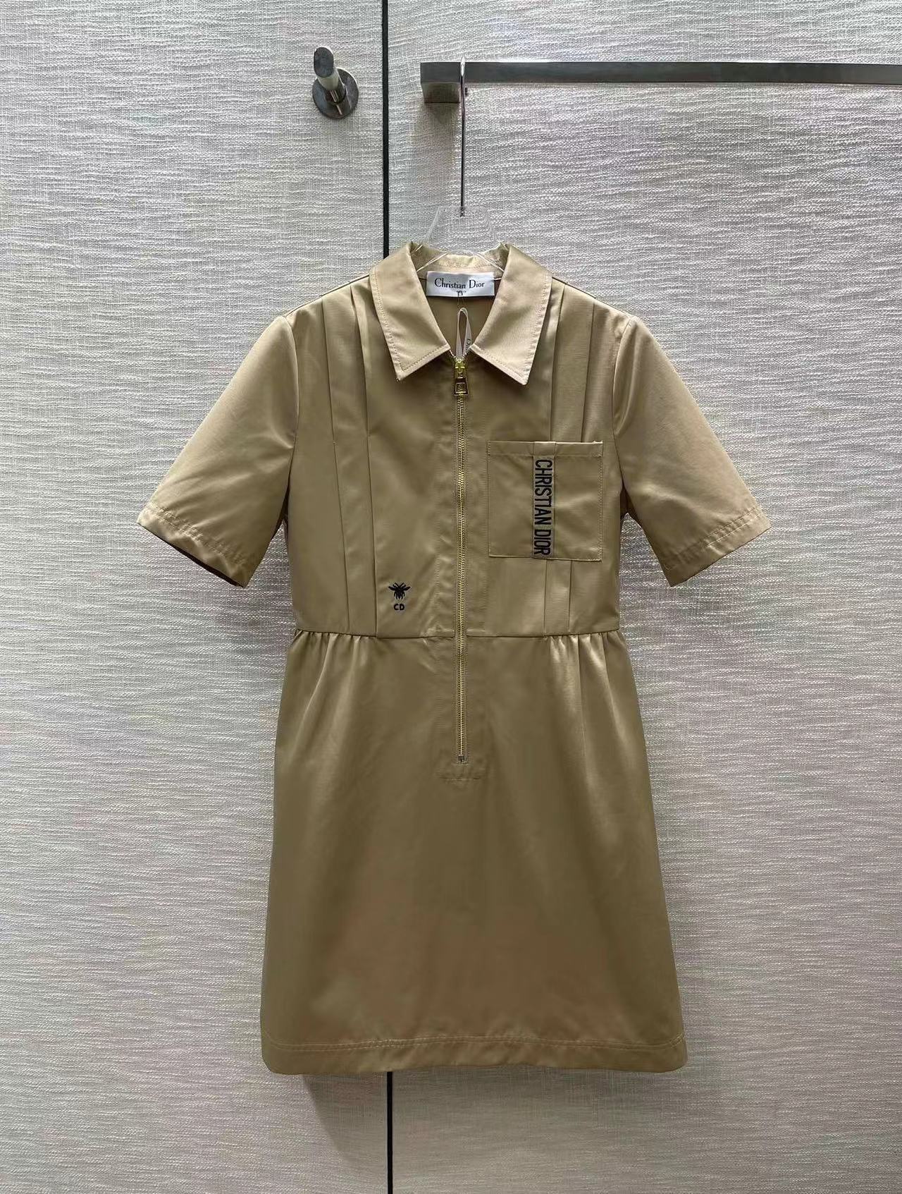 詳細な写真と価格については私に連絡してください。