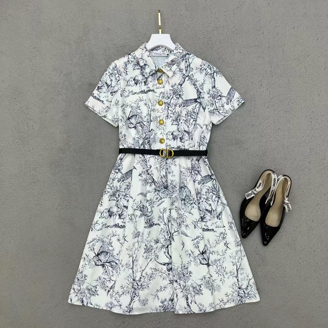 詳細な写真と価格については私に連絡してください。