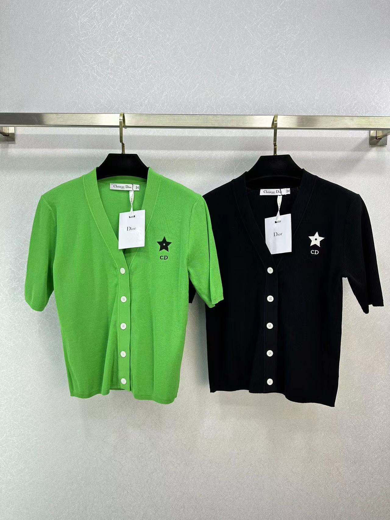 詳細な写真と価格については私に連絡してください。