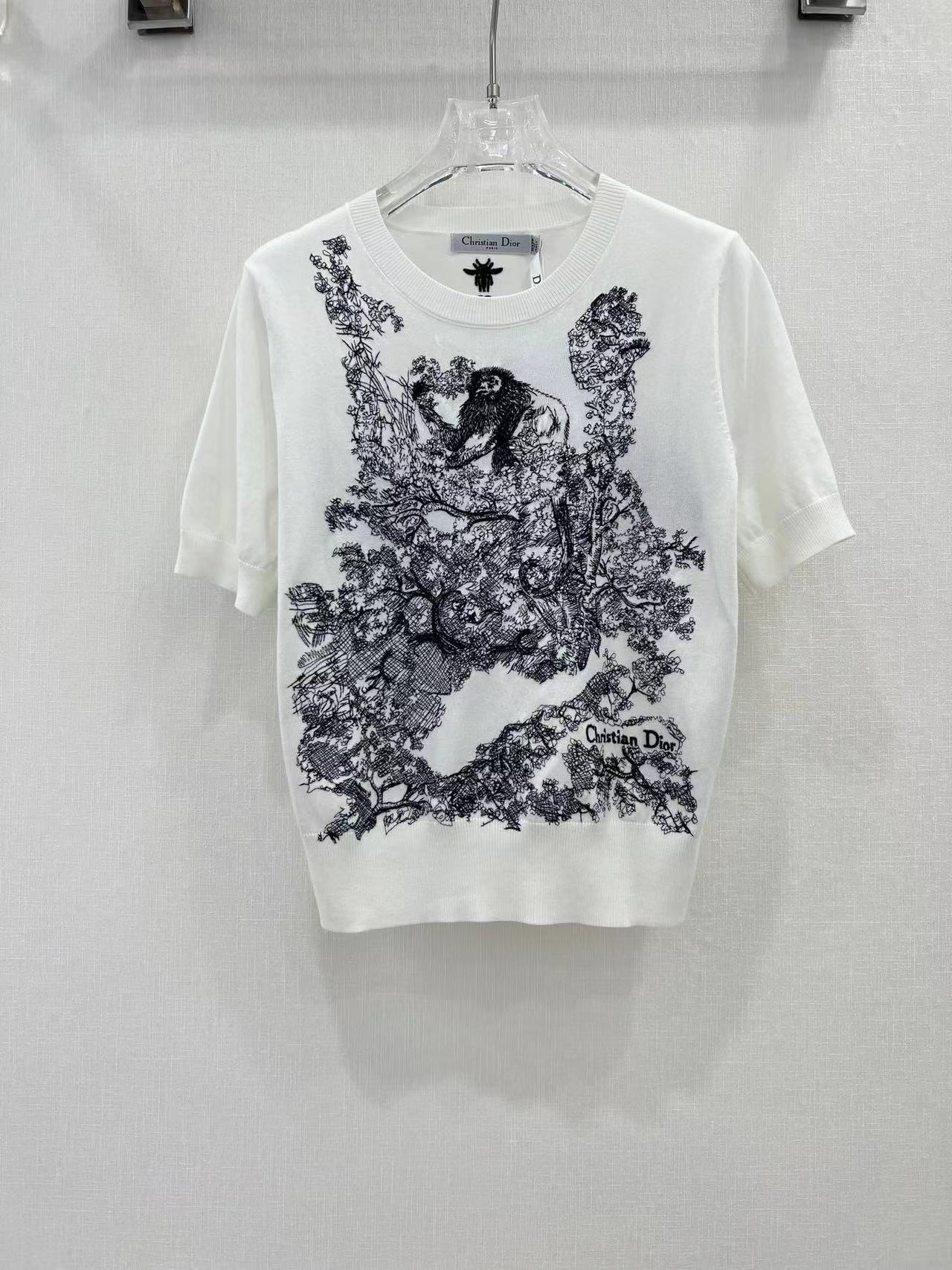 詳細な写真と価格については私に連絡してください。