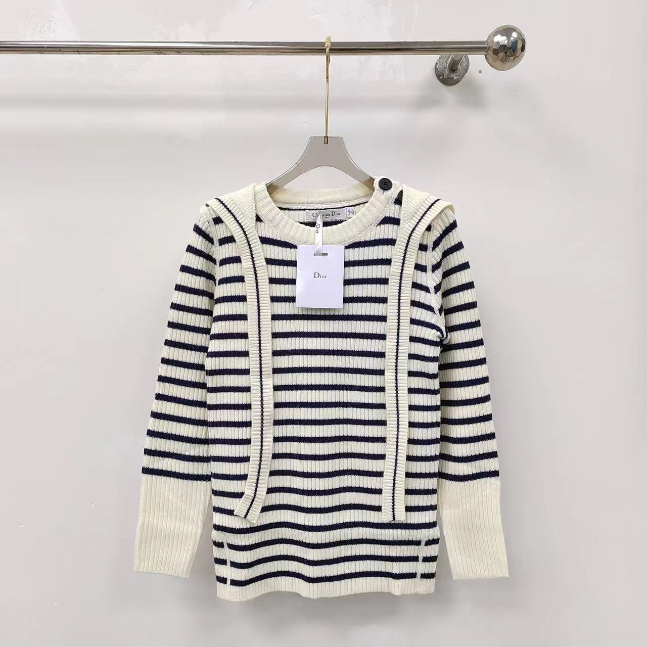 詳細な写真と価格については私に連絡してください。