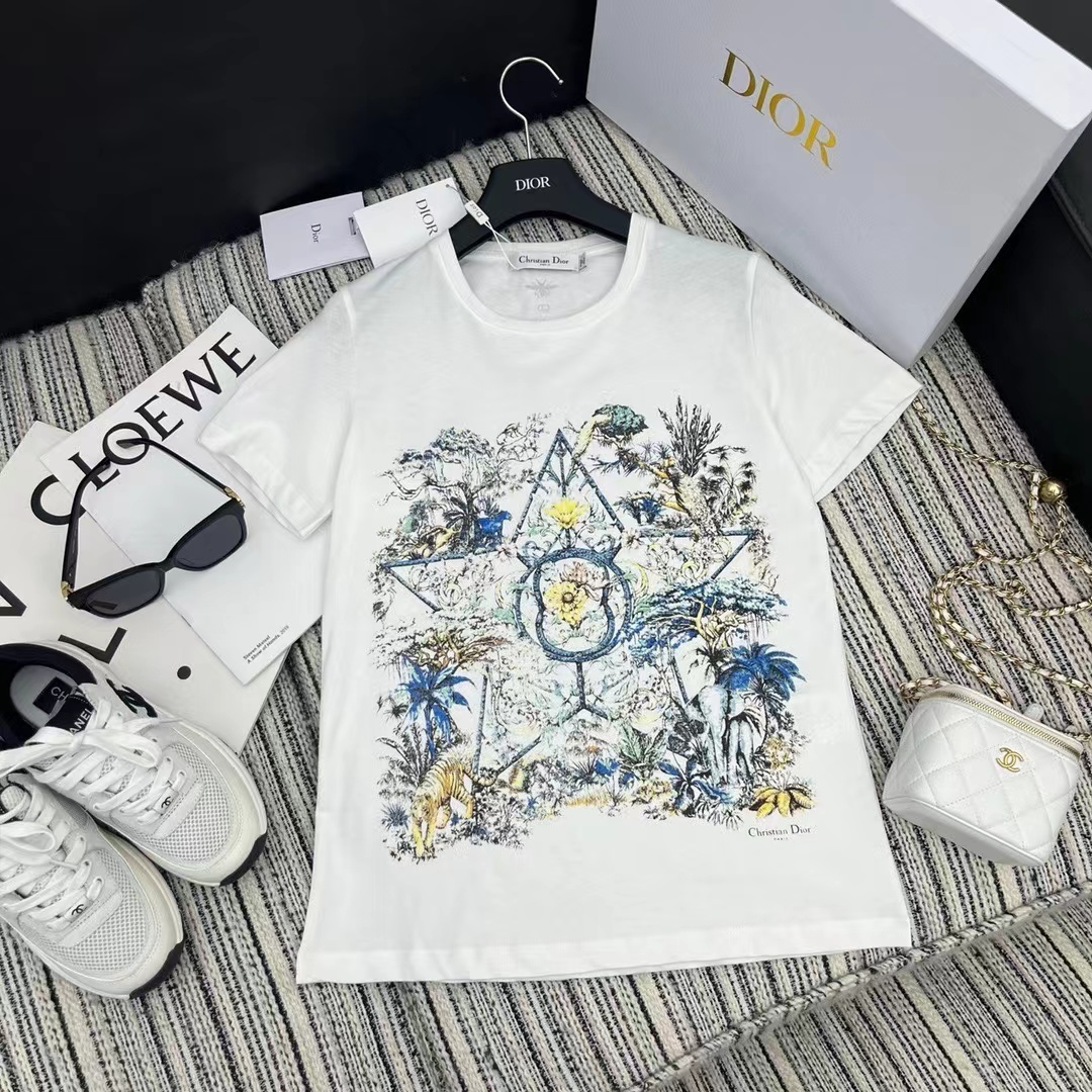 詳細な写真と価格については私に連絡してください。