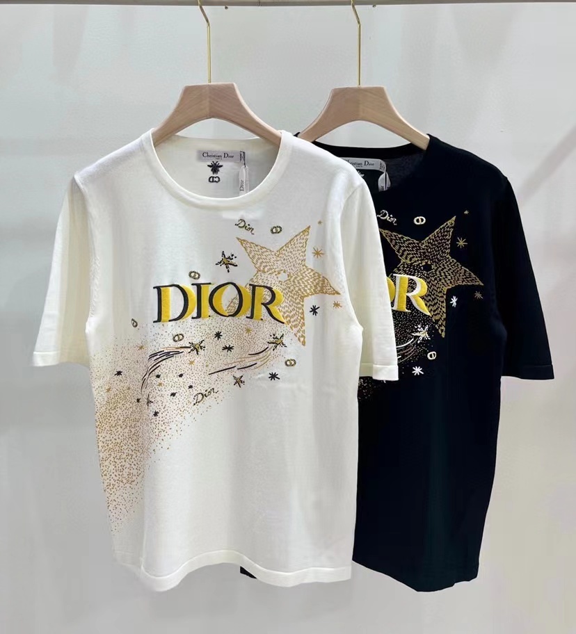 詳細な写真と価格については私に連絡してください。