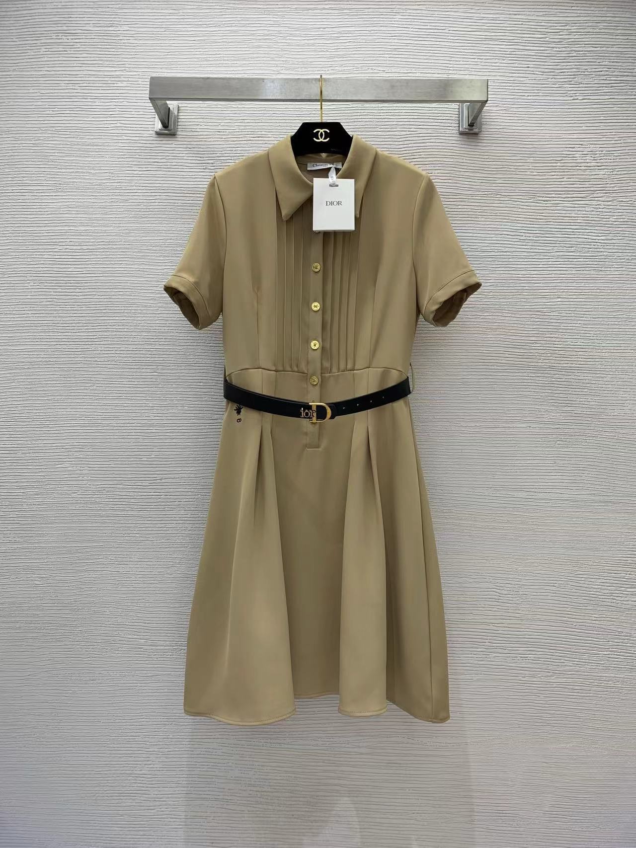 詳細な写真と価格については私に連絡してください。