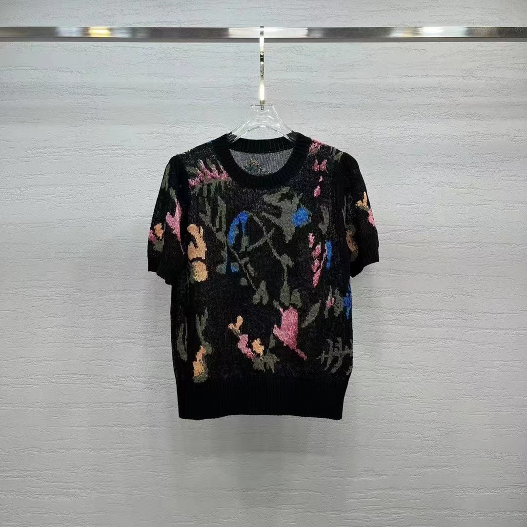 詳細な写真と価格については私に連絡してください。