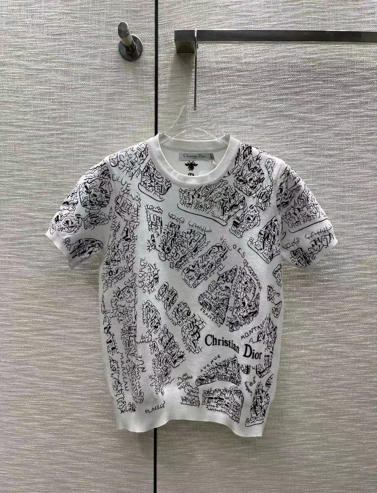 詳細な写真と価格については私に連絡してください。