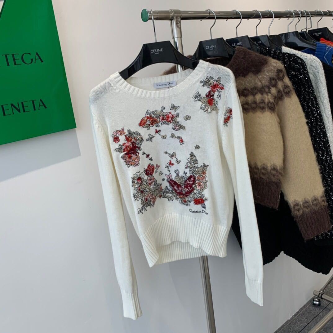 詳細な写真と価格については私に連絡してください。