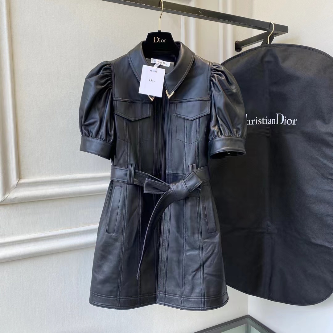 詳細な写真と価格については私に連絡してください。