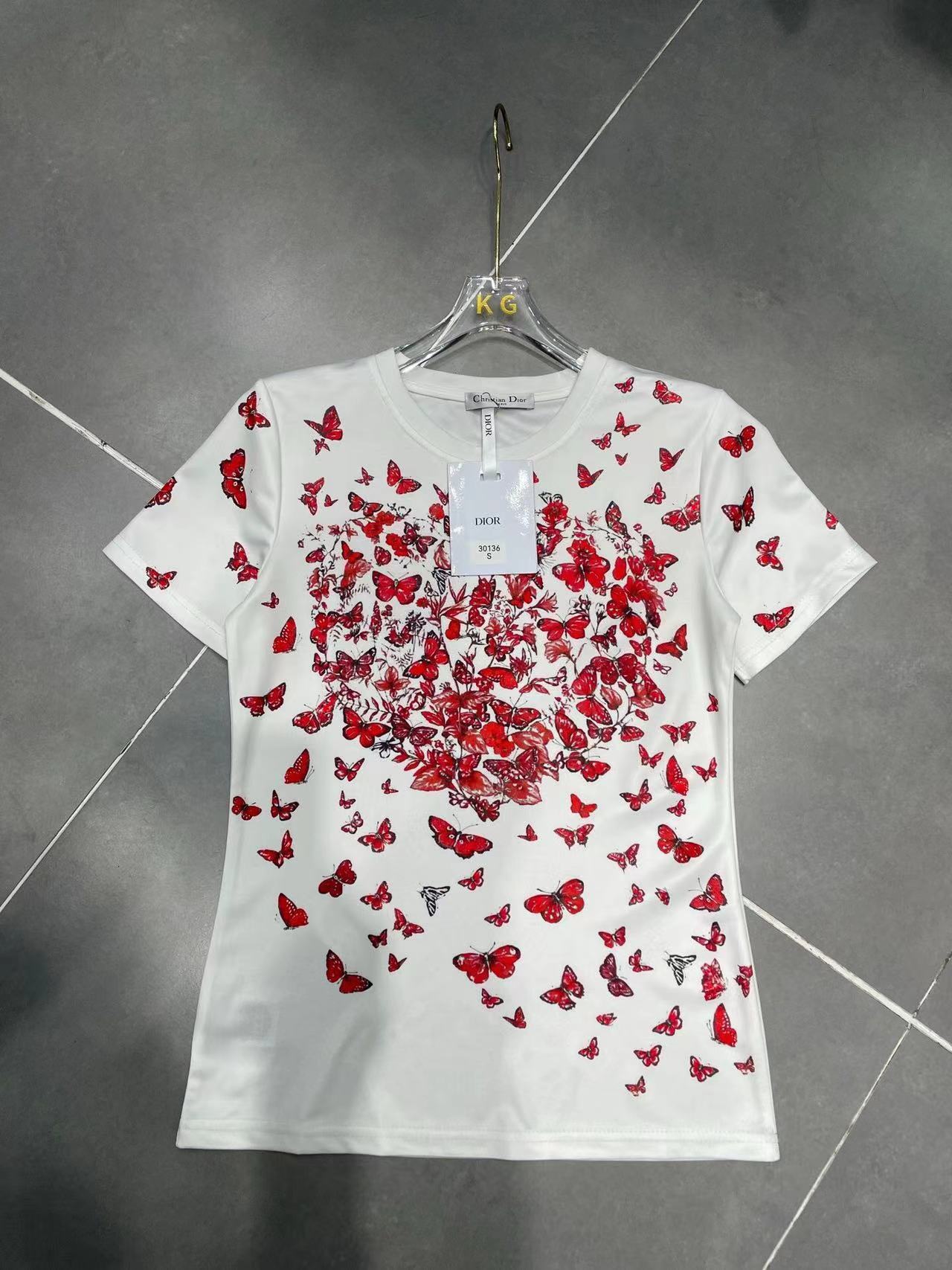 詳細な写真と価格については私に連絡してください。