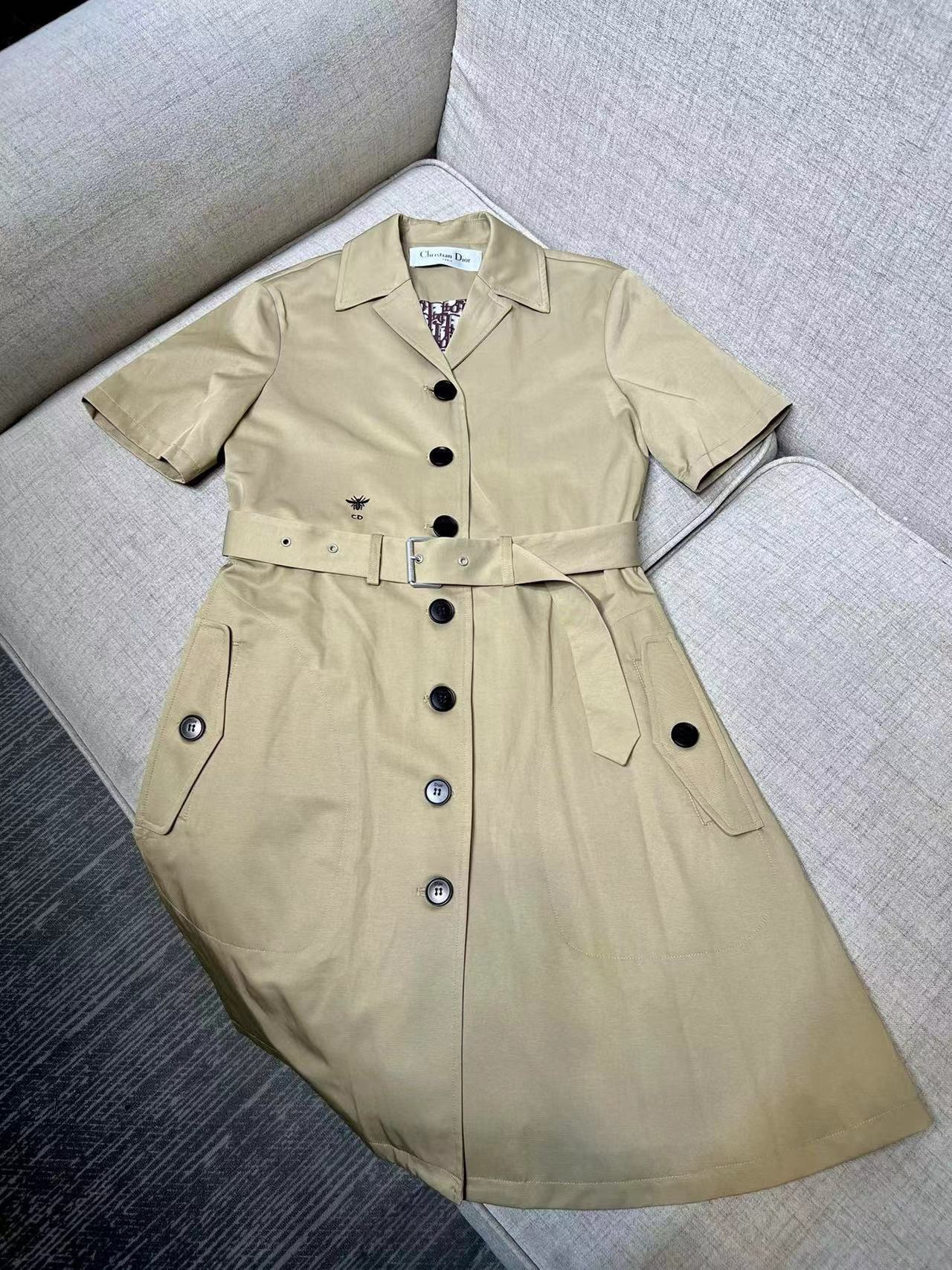 詳細な写真と価格については私に連絡してください。