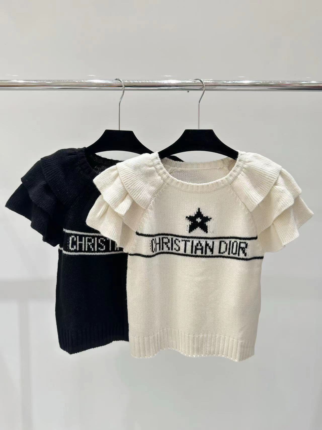 詳細な写真と価格については私に連絡してください。