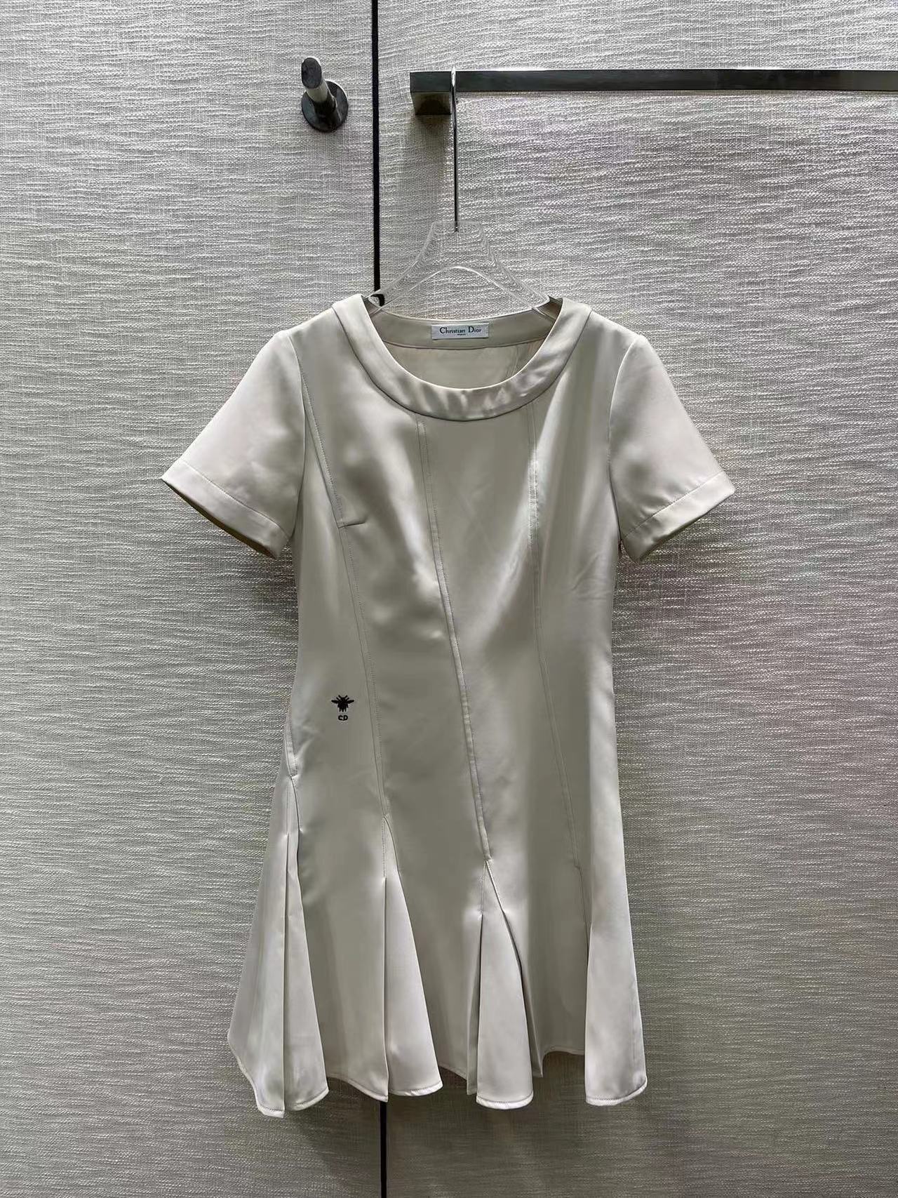 詳細な写真と価格については私に連絡してください。