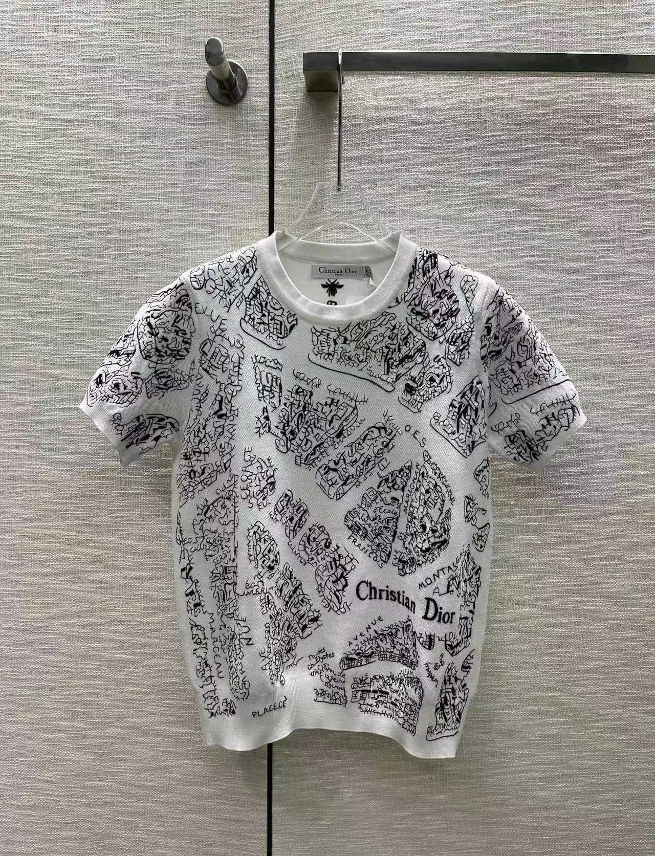 詳細な写真と価格については私に連絡してください。