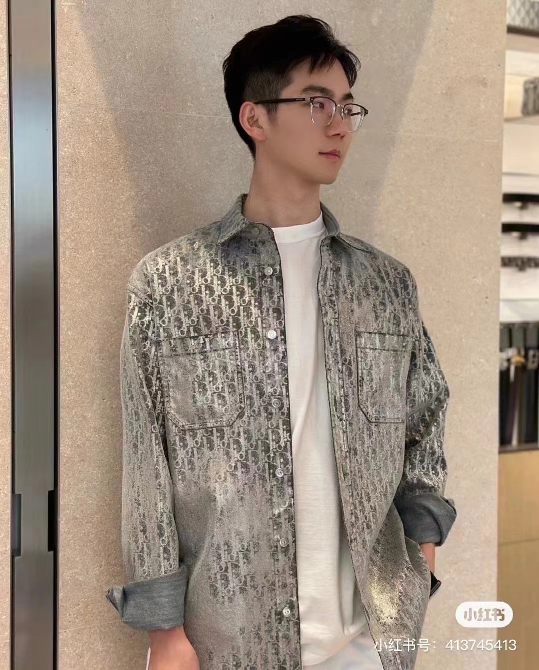 詳細な写真と価格については私に連絡してください。