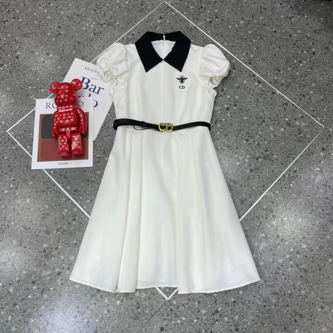 詳細な写真と価格については私に連絡してください。