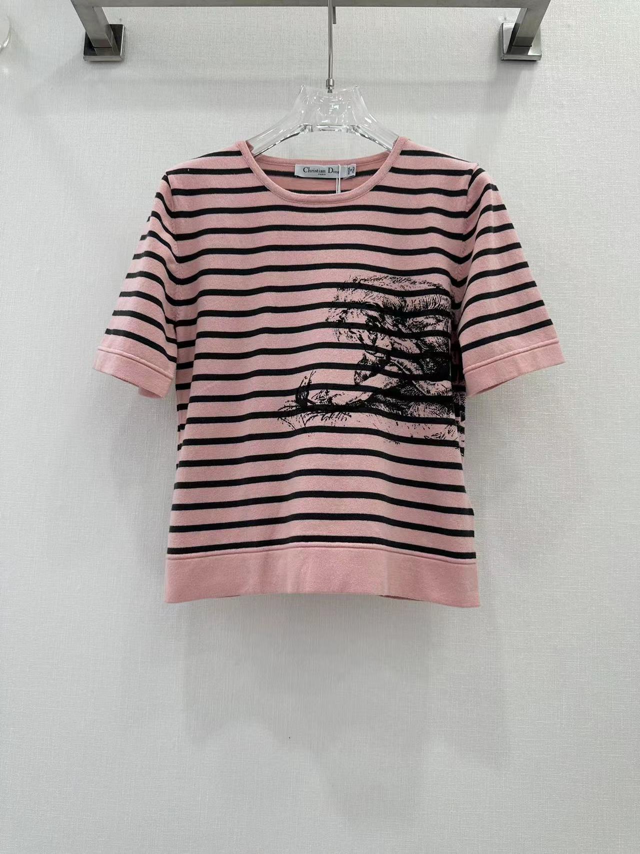 詳細な写真と価格については私に連絡してください。