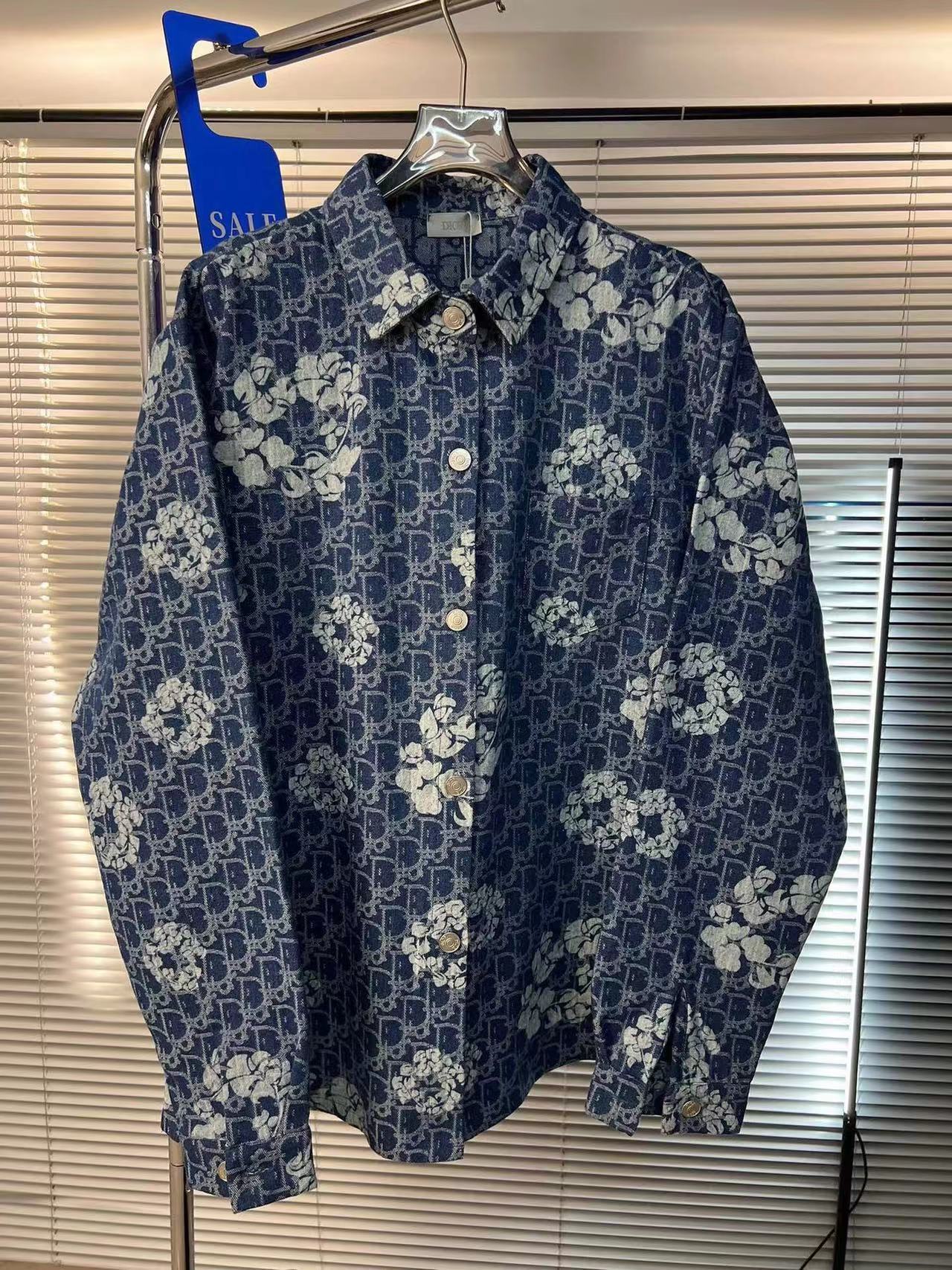 詳細な写真と価格については私に連絡してください。